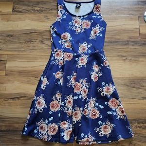 Agnes & Dora Floral Dress Xsmall